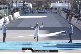 2021东京马拉松今日开跑！基普乔格 2:02:40！