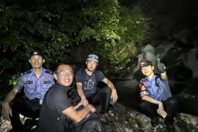 登山驴友被困深山 庐山市警民12小时深夜营救