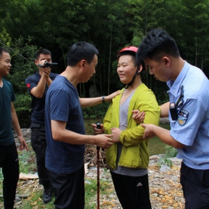 24名上海驴友登山遭遇暴雨，被困深山！