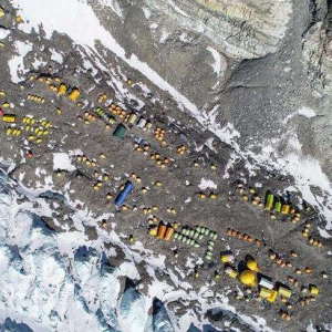 2019年珠峰中国一侧登山季结束 241人登顶2人死亡