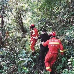 大理苍山一驴友独自深入大山被困5天4夜后获救